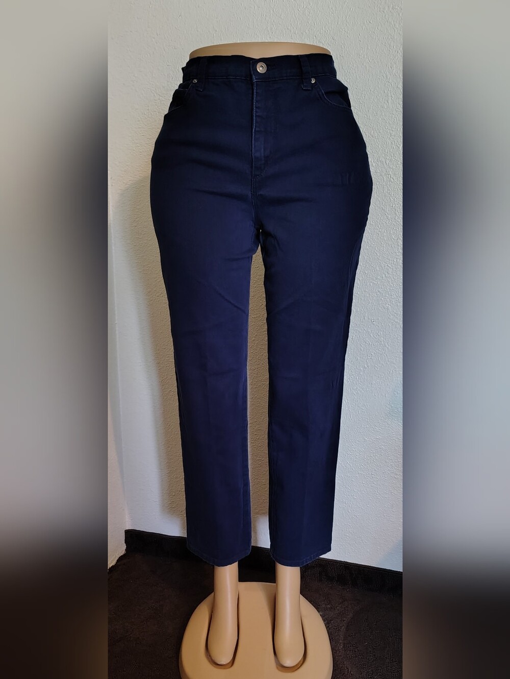 Gloria Vanderbilt Amanda Straight Leg Denim Jeans in Navy Blue Size 10 Women